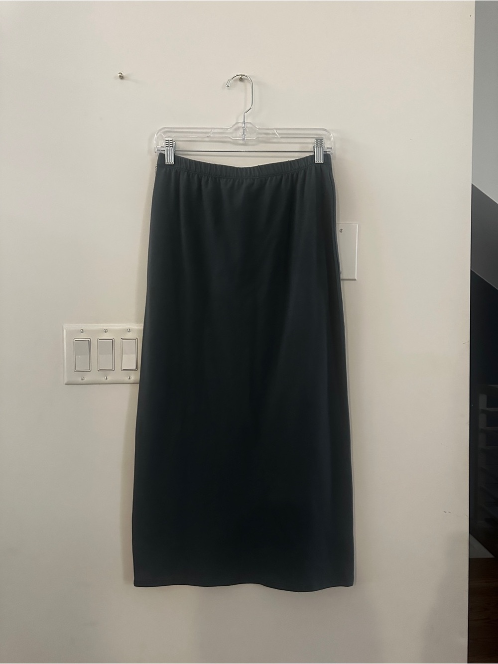 Reformation Charcoal Gray Midi Skirt - Sleek Elastic Waist